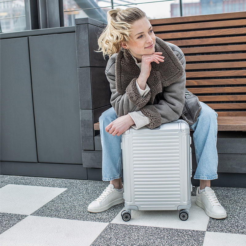 travelite-next-resväska-liten-55-cm-miljö